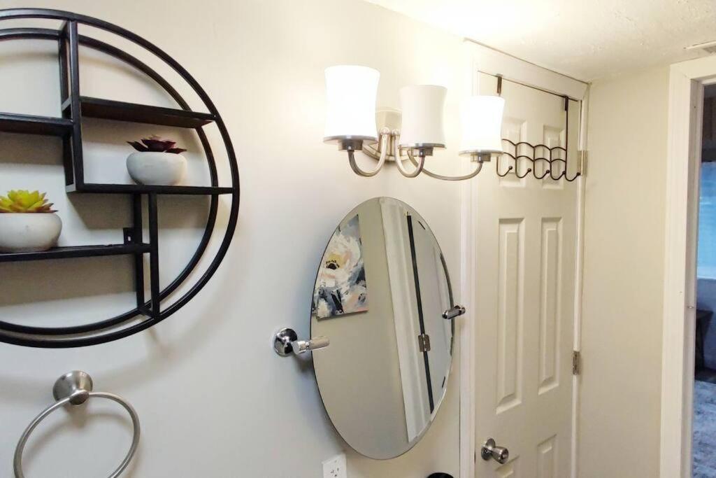 Spacious Suite Close To Downtown Indy/ King Bed Indianapolis Extérieur photo