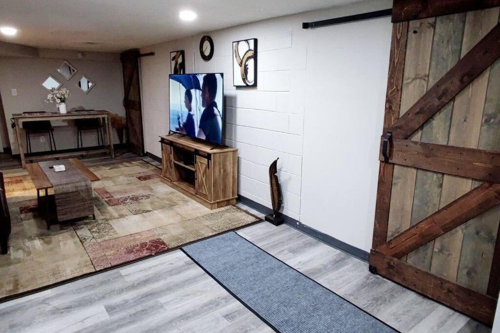 Spacious Suite Close To Downtown Indy/ King Bed Indianapolis Extérieur photo